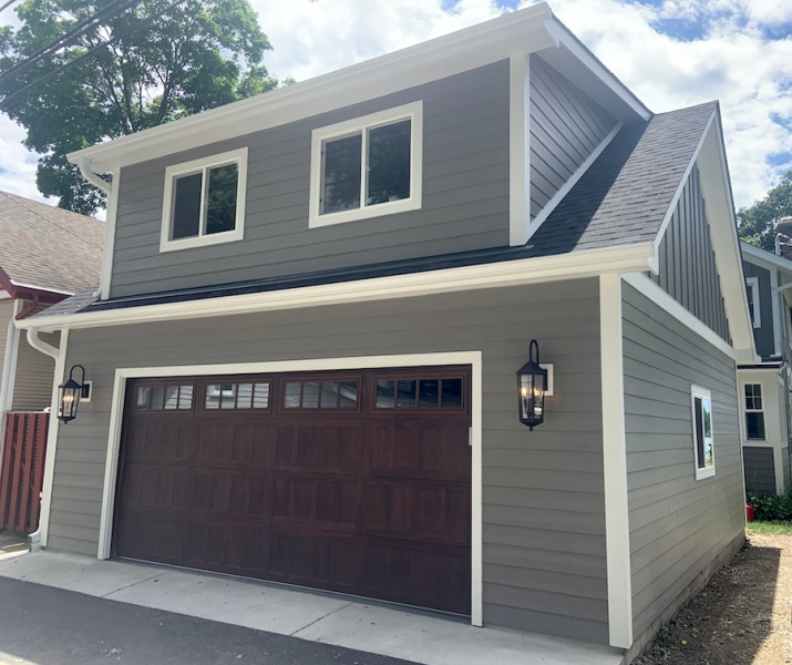 reverse-gable-crystal-lake